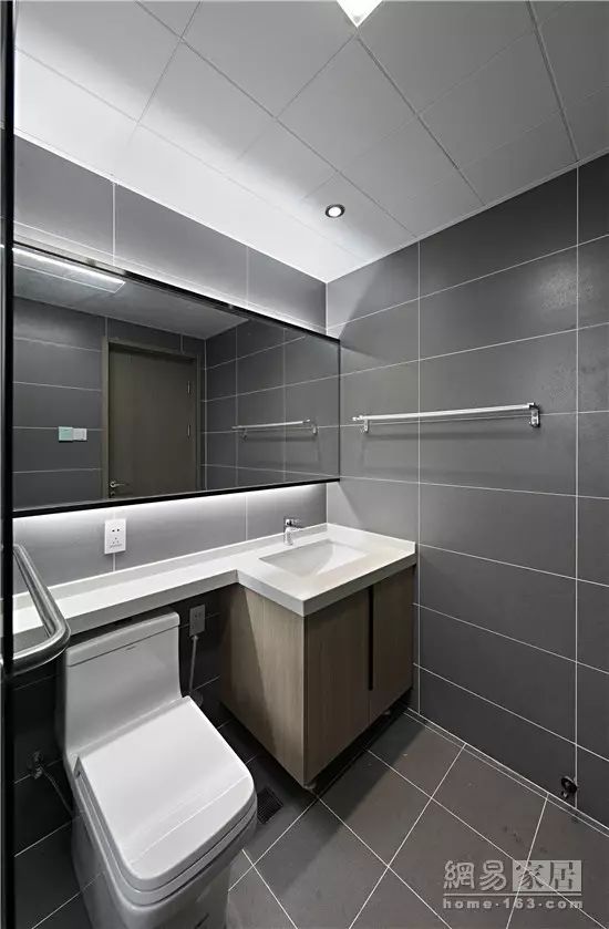 客厅时尚个性挂钟图片-2021年客厅挂钟最新款图片(图33) 2021年客厅挂钟最新款图片_客厅时尚个性挂钟图片_客厅时尚挂画图片