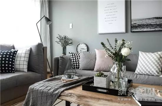 客厅时尚个性挂钟图片-2021年客厅挂钟最新款图片(图7) 客厅时尚个性挂钟图片_2021年客厅挂钟最新款图片_客厅时尚挂画图片