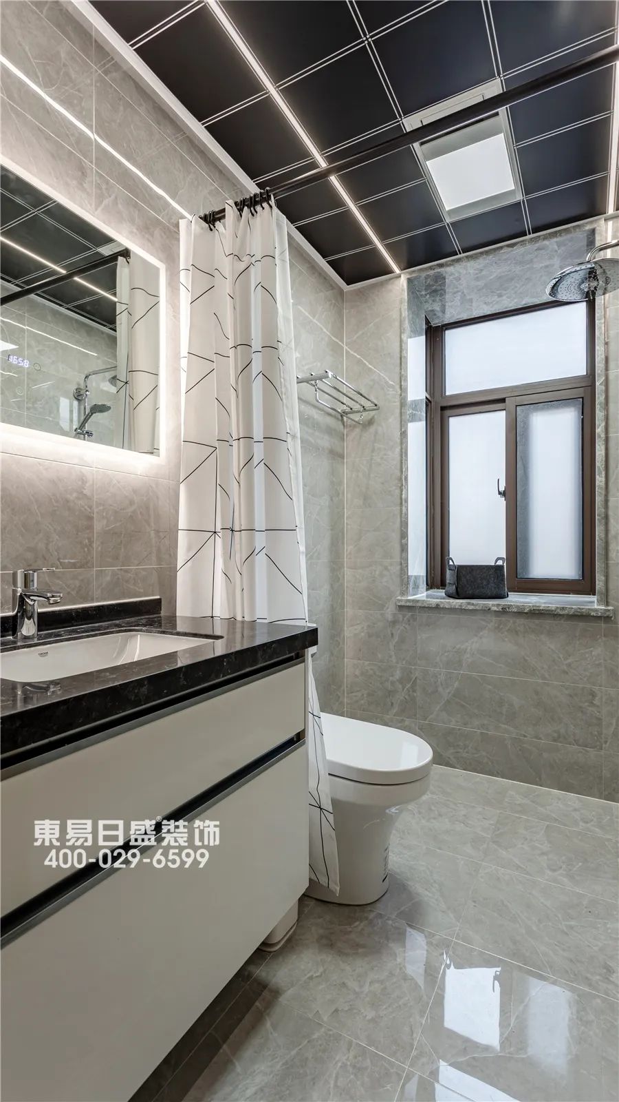 2021年客厅挂钟最新款图片_客厅时尚个性挂钟图片_客厅时尚挂画图片