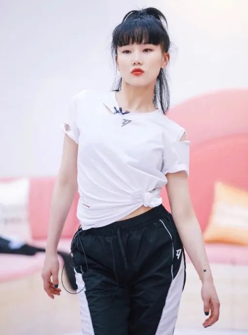 鸵鸟皮皮鞋图片_鸵鸟皮时尚_鸵鸟皮皮衣