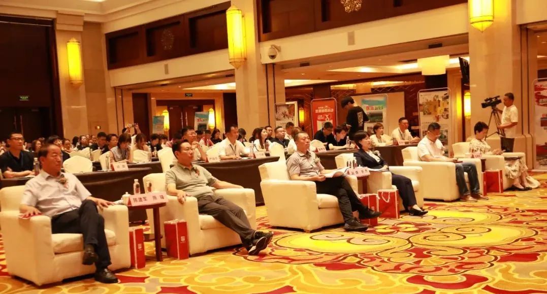 盘锦红海滩最美的地段_盘锦旅游景点红海滩_盘锦红海滩旅游攻略