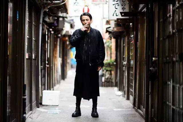 靴子的搭配穿法男_时尚男靴子_靴子男士