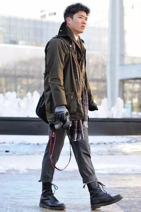 靴子的搭配穿法男_时尚男靴子_靴子男士