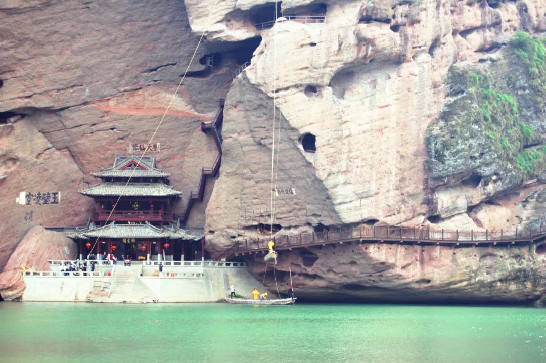 鹰潭龙虎山旅游攻略_攻略旅游鹰潭龙虎山路线_鹰潭龙虎山景区