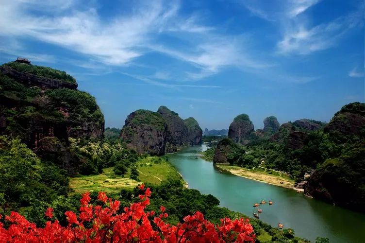 鹰潭龙虎山旅游攻略_攻略旅游鹰潭龙虎山路线_鹰潭龙虎山景区