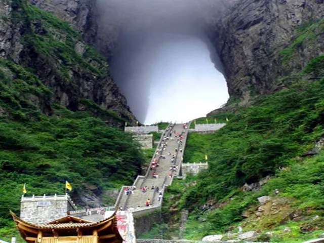 长沙凤凰古城旅游攻略_长沙旅游攻略景点必去凤凰古城_长沙至凤凰旅游攻略