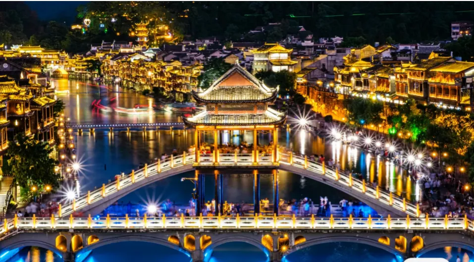 长沙至凤凰旅游攻略_长沙凤凰古城旅游攻略_长沙旅游攻略景点必去凤凰古城