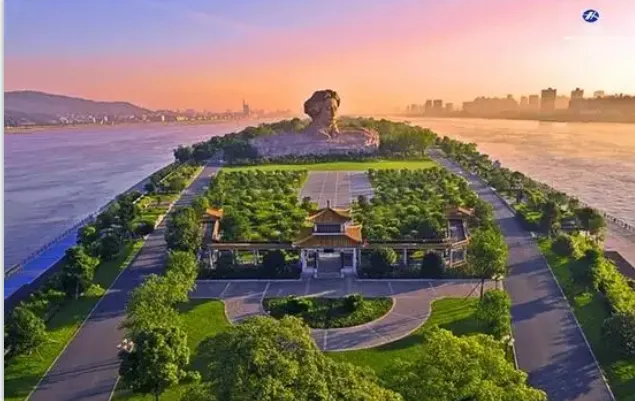 长沙至凤凰旅游攻略_长沙凤凰古城旅游攻略_长沙旅游攻略景点必去凤凰古城