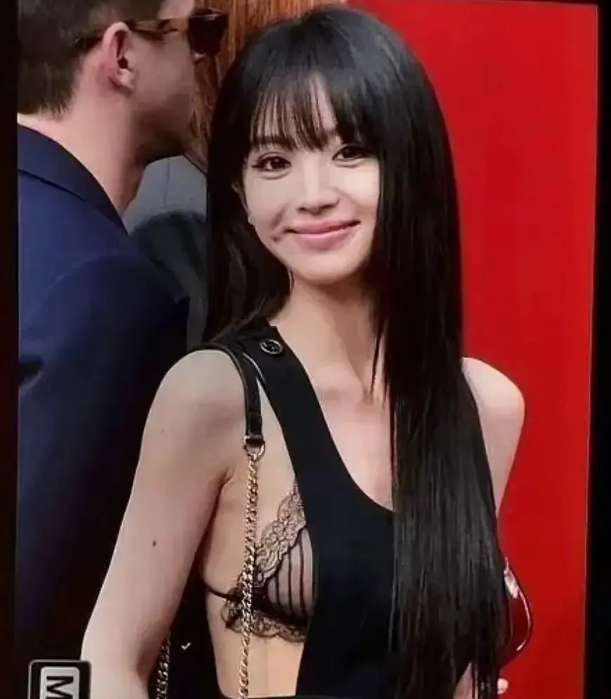 时尚中国礼服内衣秀_礼服内衣穿法_时装礼服走秀视频