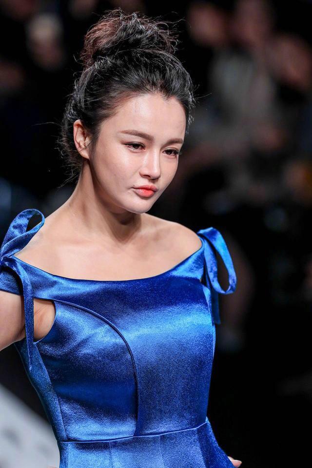 时尚中国礼服内衣秀-礼服内衣穿法(图8) 礼服内衣穿法_时尚中国礼服内衣秀_礼服时装秀2020