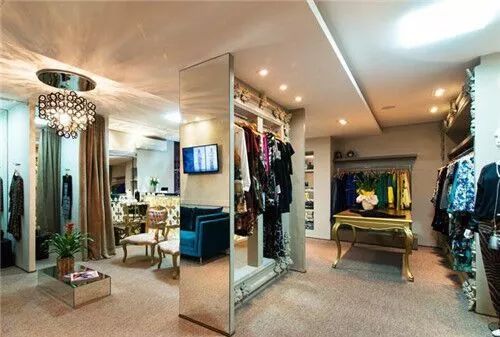 时尚服装店装修设计_时尚服装店装修风格_装修服装店铺装修设计