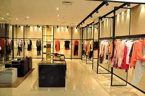 时尚服装店装修设计_装修服装店铺装修设计_时尚服装店装修风格