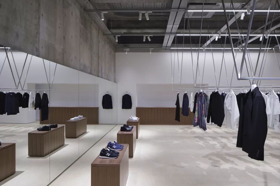 时尚服装店装修设计_装修服装店铺装修设计_时尚服装店装修风格