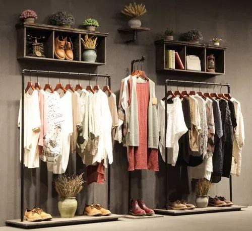 时尚服装店装修设计_时尚服装店装修风格_装修服装店铺装修设计