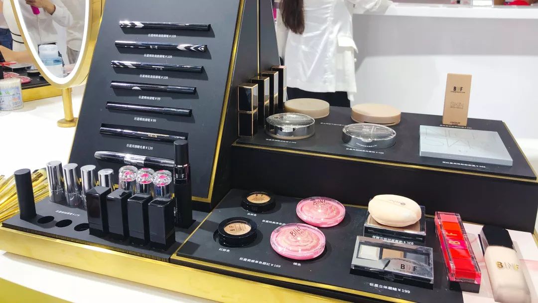 广州流行美连锁店地址_广州流行美时尚商业股份有限公司_广州时尚潮流