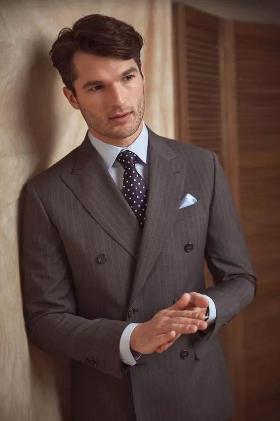 男士时尚西装搭配_男士西装配什么发型_男士西装搭配图片大全高清