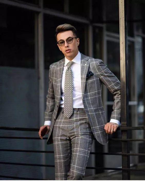 男士时尚西装搭配_男士西装搭配图片大全高清_男士西装配什么发型