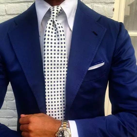 男士西装搭配_男士时尚西装搭配_男士西装搭配什么好看