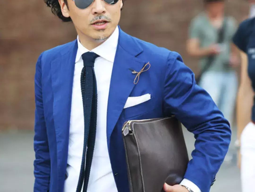 男士西装搭配什么好看_男士时尚西装搭配_男士西装搭配图片大全高清