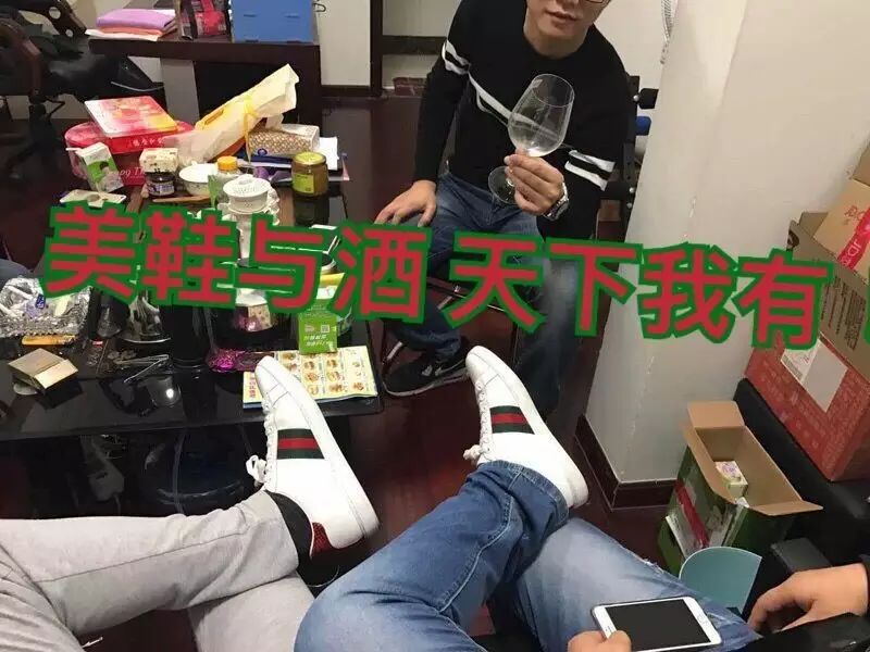 时尚情侣装批发_情侣装批发厂家_情侣装批发渠道