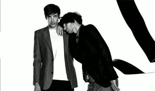 情侣装批发厂家_时尚情侣装批发_情侣装批发渠道