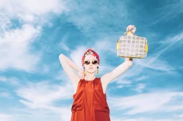 情侣装批发厂家_时尚情侣装批发_情侣装批发渠道