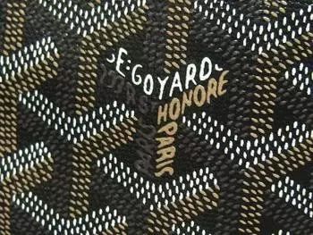 情侣装批发厂家_时尚情侣装批发_情侣装批发渠道