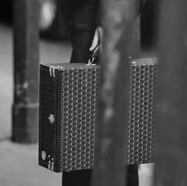 情侣装批发渠道_情侣装批发厂家_时尚情侣装批发