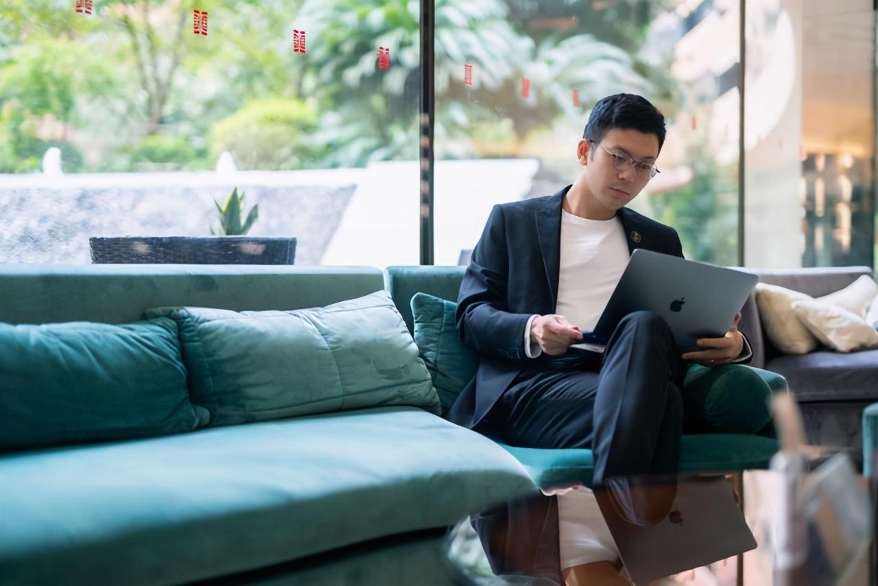 男装商务品牌_时尚商务男装品牌_男装商务品牌排行榜前十名