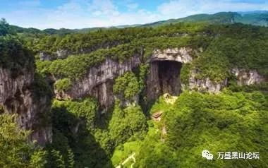 武隆天坑地缝景点介绍_武隆天坑地缝旅游攻略_武隆天坑地缝在哪