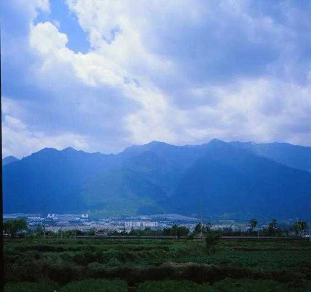 云南旅游一月份_云南十一月份旅游攻略_云南旅游几月是旺季