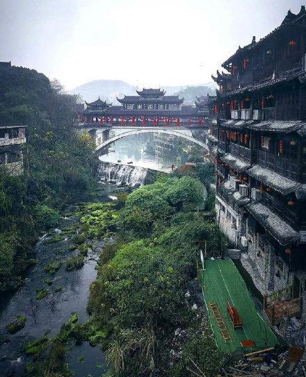 湖南凤凰城旅游攻略_湖南凤凰旅游景点有哪些景点_湖南凤凰旅游区在哪里
