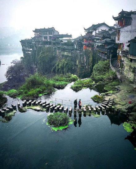 湖南凤凰城旅游攻略_湖南凤凰旅游景点有哪些景点_湖南凤凰旅游区在哪里