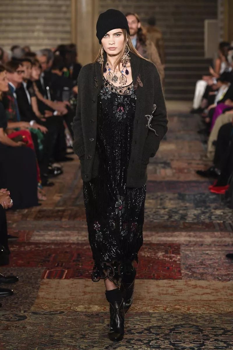 时尚晚礼服设计图手稿-礼服手稿素描图(图15) 时尚晚礼服设计图手稿_礼服手稿素描图_礼服手绘设计图