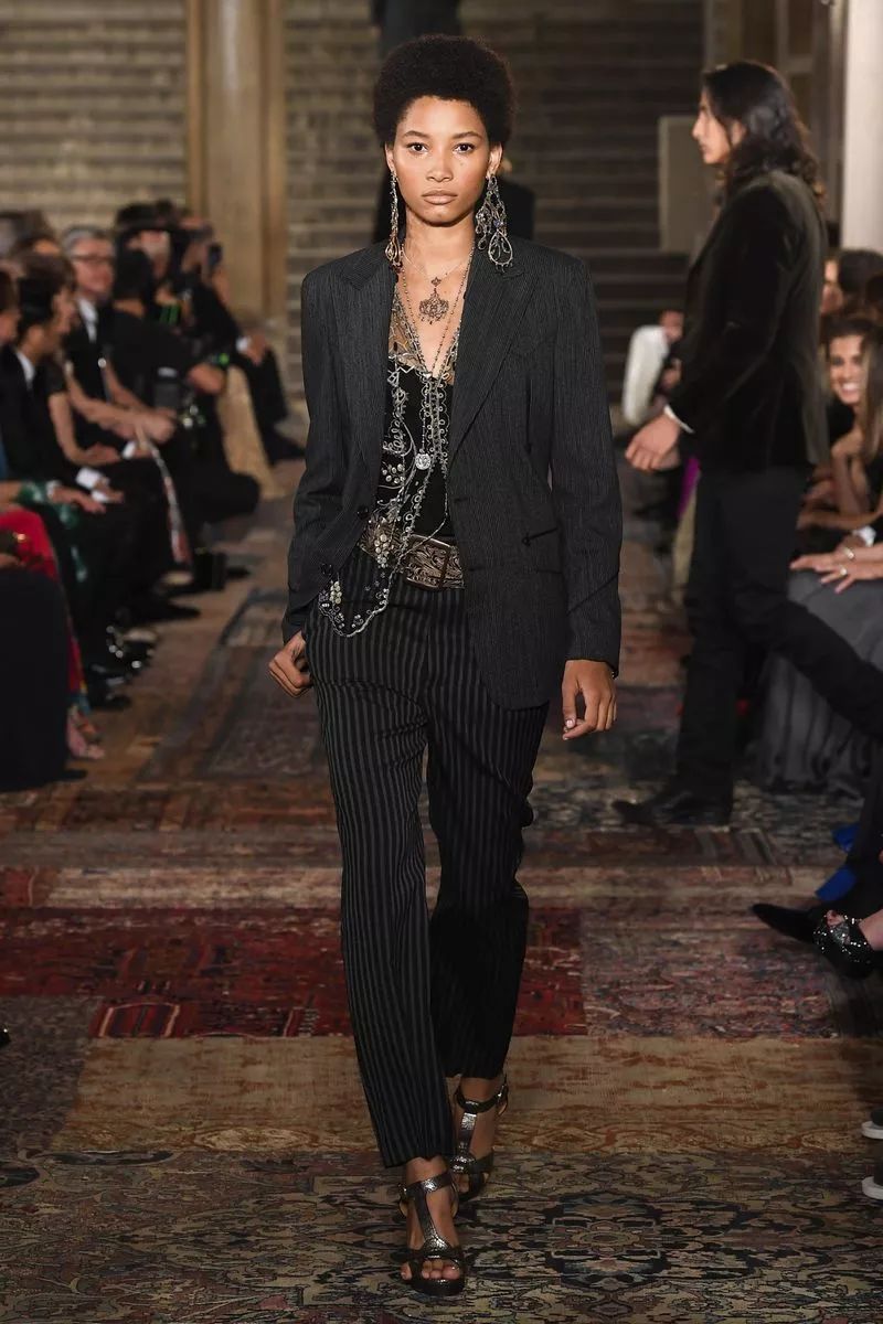 时尚晚礼服设计图手稿-礼服手稿素描图(图18) 礼服手绘设计图_礼服手稿素描图_时尚晚礼服设计图手稿