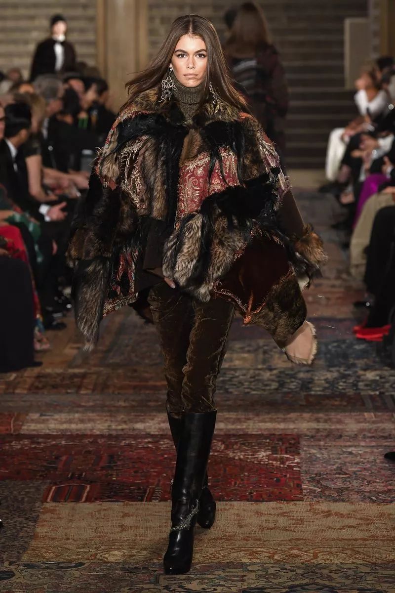 时尚晚礼服设计图手稿-礼服手稿素描图(图20) 礼服手绘设计图_礼服手稿素描图_时尚晚礼服设计图手稿