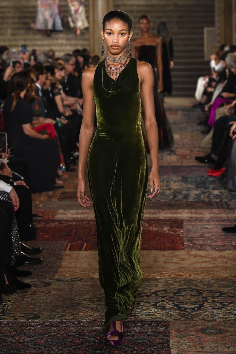 时尚晚礼服设计图手稿-礼服手稿素描图(图24) 时尚晚礼服设计图手稿_礼服手稿素描图_礼服手绘设计图