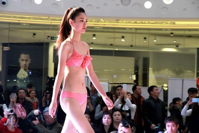 2024时尚内衣秀-时尚内衣总决赛(图8) 时尚内衣总决赛_2024时尚内衣秀_2020内衣时尚最新表演