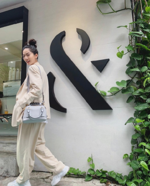 孔孝真机场时尚-时尚机场秀(图3) 机场时尚是什么意思_时尚机场秀_孔孝真机场时尚