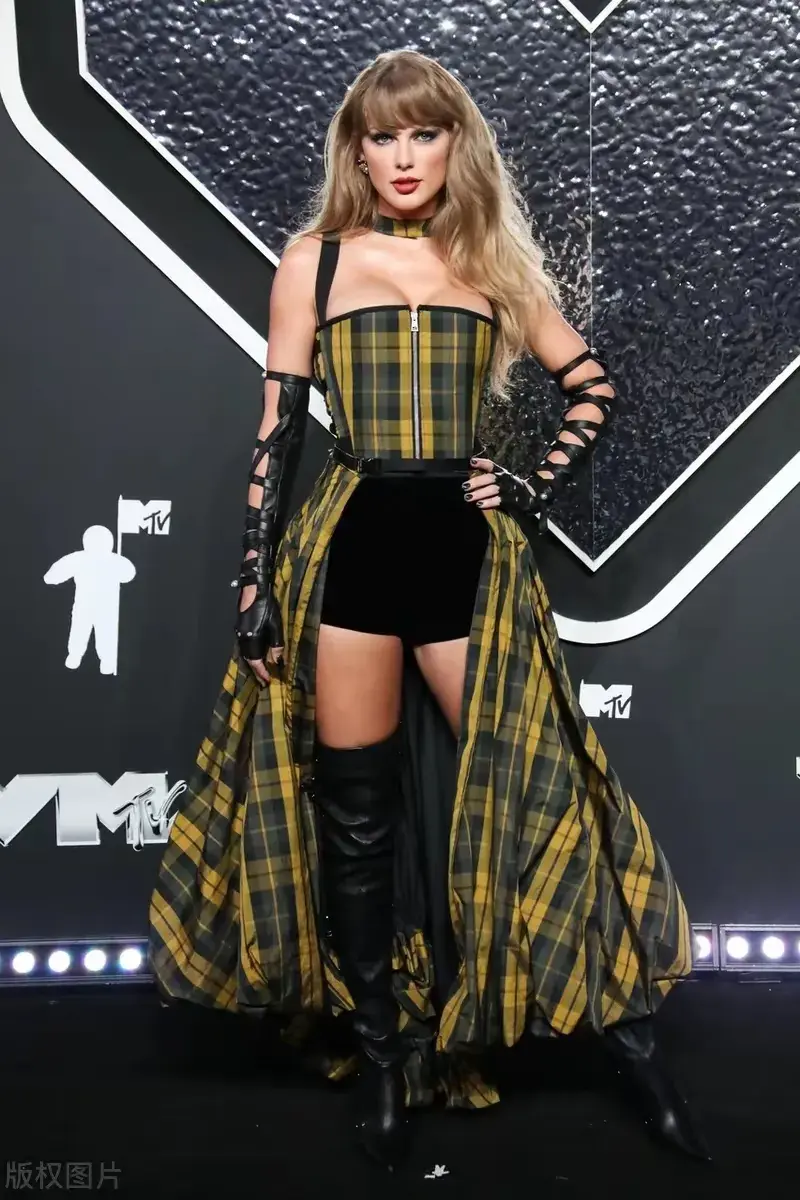 2024时尚内衣秀-时尚内衣展览秀(图8) 2020年春夏季时尚内衣秀_2024时尚内衣秀_时尚内衣展览秀