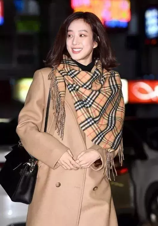 孔孝真机场时尚-机场时装秀(图20) 机场时装秀_孔孝真机场照_孔孝真机场时尚