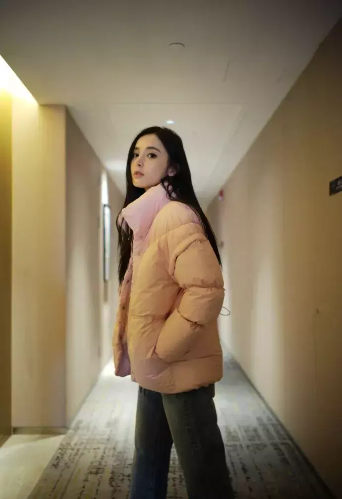 孔孝真机场时尚-机场时装秀(图10) 机场时装秀_孔孝真机场照_孔孝真机场时尚