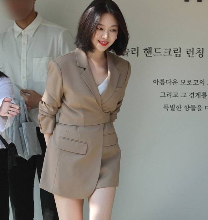 孔孝真机场时尚-机场时尚是什么意思(图7) 机场时尚是什么意思_时尚机场秀_孔孝真机场时尚