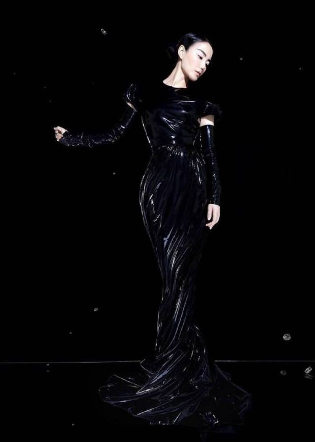 孔孝真机场时尚-机场时装秀(图2) 孔孝真机场照_孔孝真机场时尚_机场时装秀