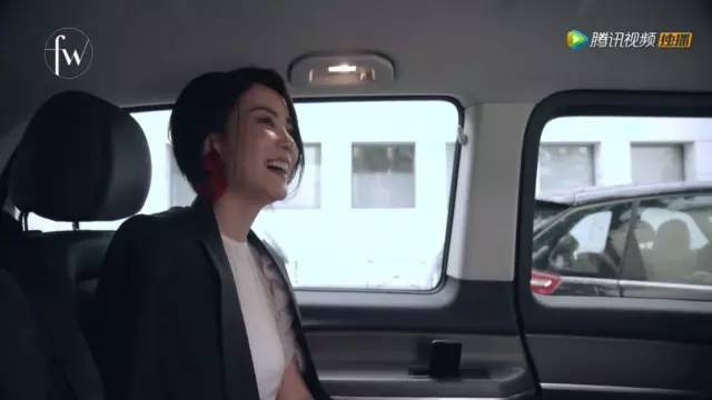 孔孝真机场时尚-机场时装秀(图40) 机场时装秀_孔孝真机场照_孔孝真机场时尚