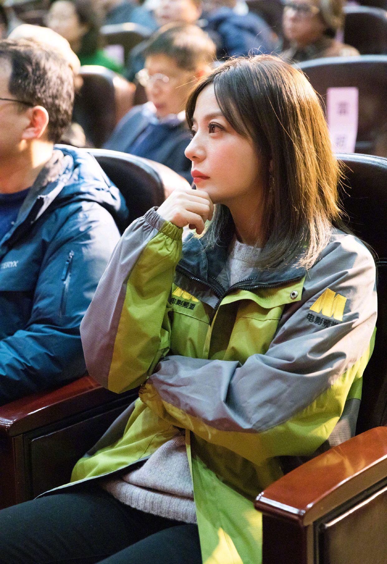 赵薇时尚穿衣打扮-打扮赵薇穿衣时尚图片(图10) 赵薇时尚穿衣打扮_打扮赵薇穿衣时尚图片_赵薇穿搭