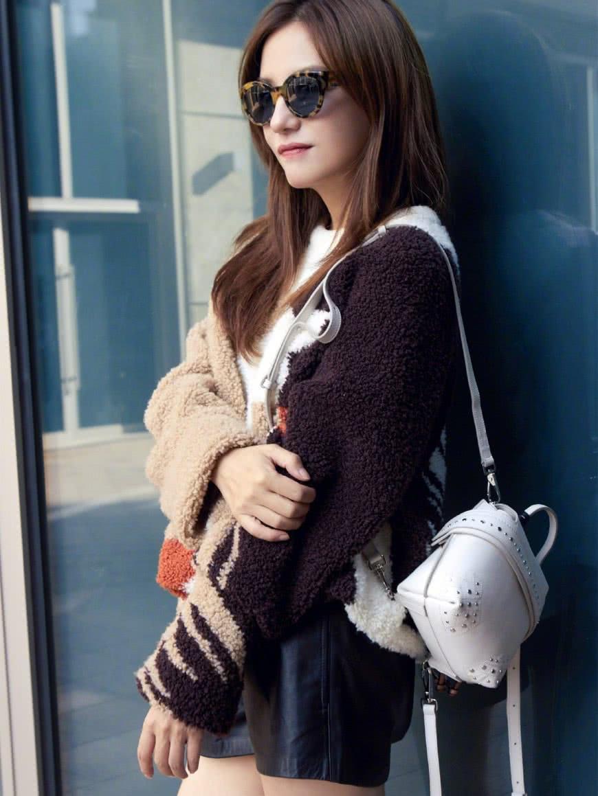 赵薇穿搭_赵薇时尚穿衣打扮_赵薇穿衣服