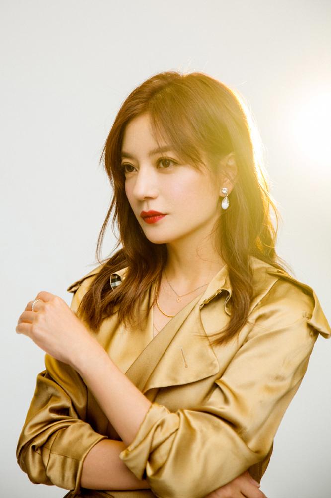 赵薇穿着打扮_打扮赵薇穿衣时尚照片_赵薇时尚穿衣打扮