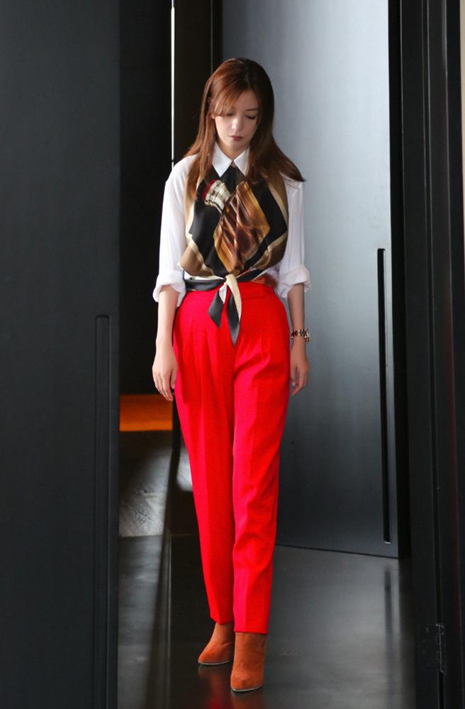 打扮赵薇穿衣时尚照片_赵薇穿着打扮_赵薇时尚穿衣打扮