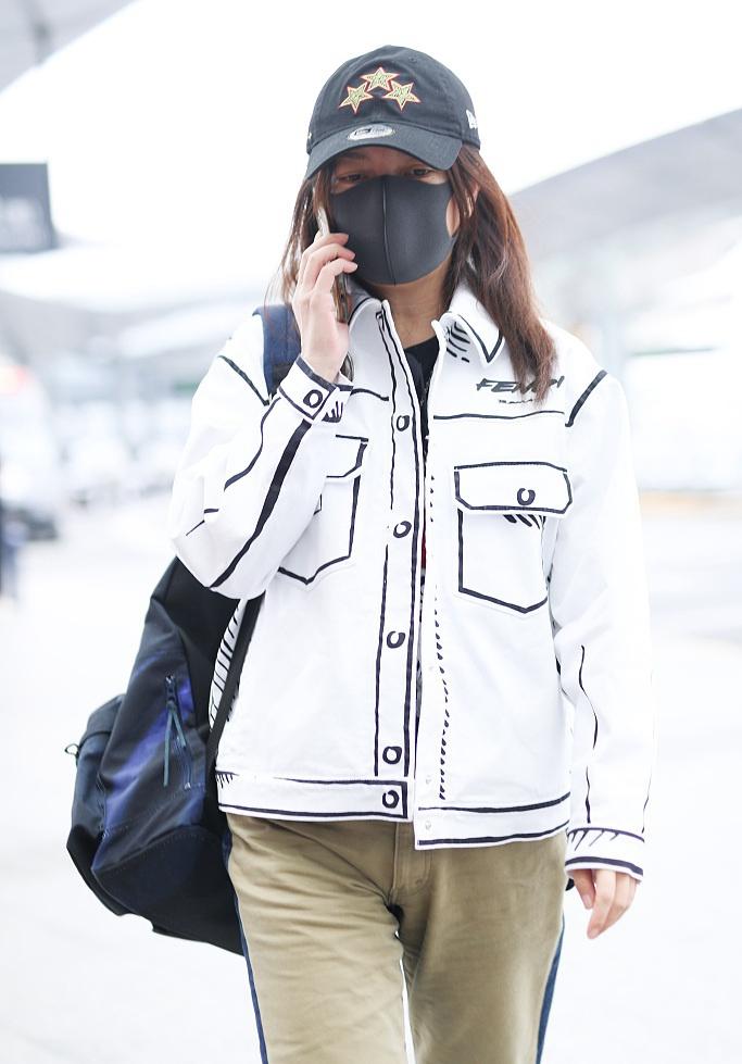 打扮赵薇穿衣时尚照片_赵薇时尚穿衣打扮_赵薇穿着打扮